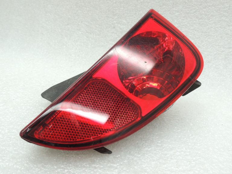 Renault Espace IV Aizmugures miglas lukturis Aizmugures labās puses miglas lukturis 8200027154