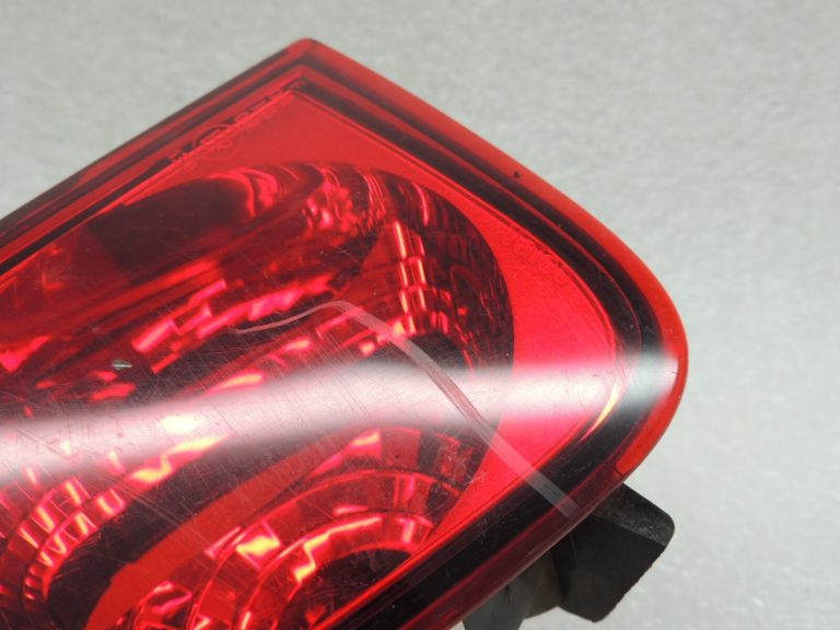 Renault Espace IV Aizmugures miglas lukturis Aizmugures labās puses miglas lukturis 8200027154