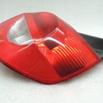 Renault Clio III Hečbeks 05-09 Aizmugures lukturis pa labi Aizmugures lukturis 8200459960