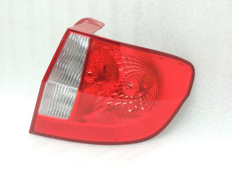 Hyundai Getz 06- Aizmugurējais lukturis labais aizmugurējais lukturis 924201C500