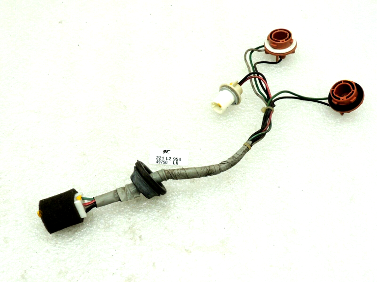 Hyundai Getz 02-05 aizmugurējā luktura kronšteins kreisais vai labais 924191C010