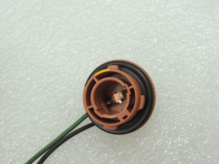 Hyundai Getz 02-05 aizmugurējā luktura kronšteins kreisais vai labais 924191C010