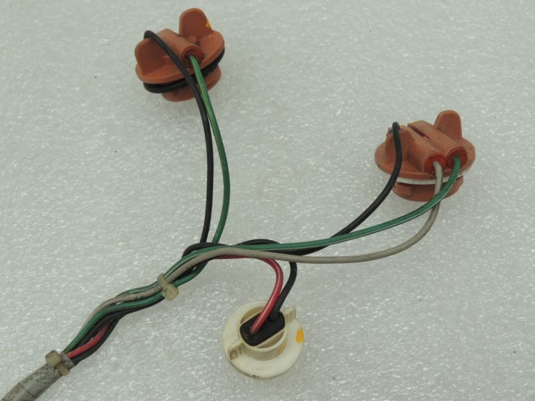 Hyundai Getz 02-05 aizmugurējā luktura kronšteins kreisais vai labais 924191C010