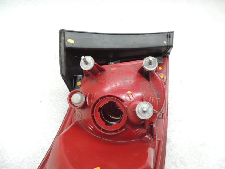 Hyundai Santa FE II 05-09 Ārējais aizmugurējais lukturis labais aizmugurējais lukturis 924202B000