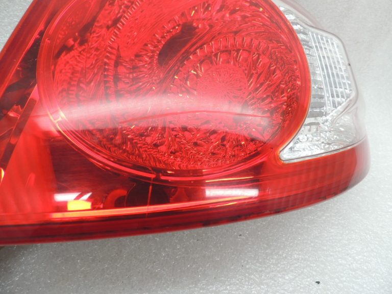 Hyundai Santa FE II 05-09 Ārējais aizmugurējais lukturis labais aizmugurējais lukturis 924202B000