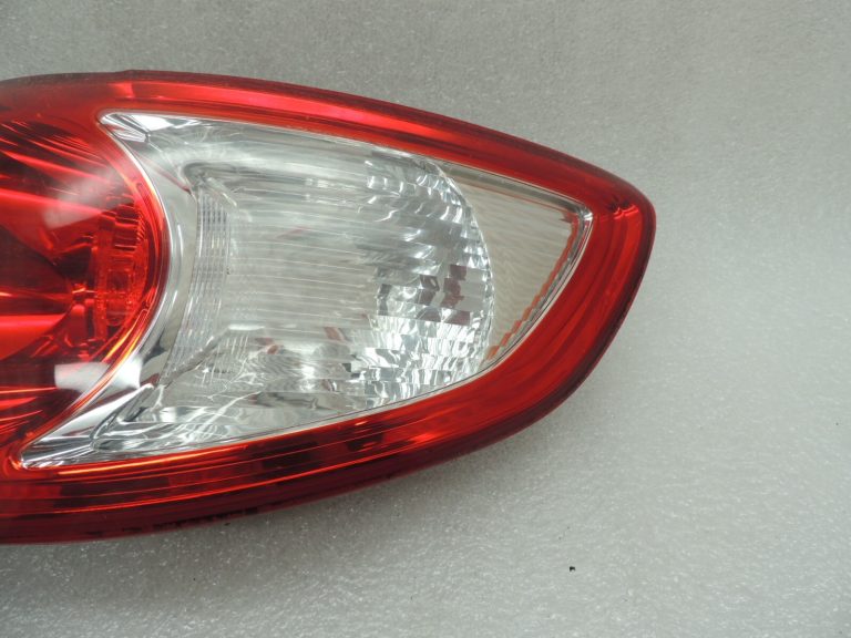 Hyundai Santa FE II 05-09 Ārējais aizmugurējais lukturis labais aizmugurējais lukturis 924202B000