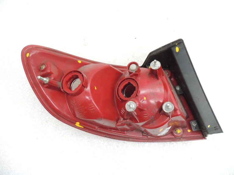 Hyundai Santa FE II 05-09 Ārējais aizmugurējais lukturis labais aizmugurējais lukturis 924202B000