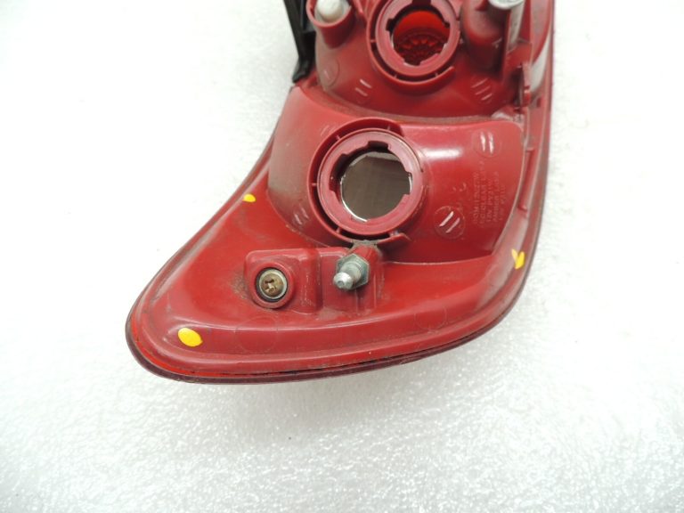 Hyundai Santa FE II 05-09 Ārējais aizmugurējais lukturis labais aizmugurējais lukturis 924202B000