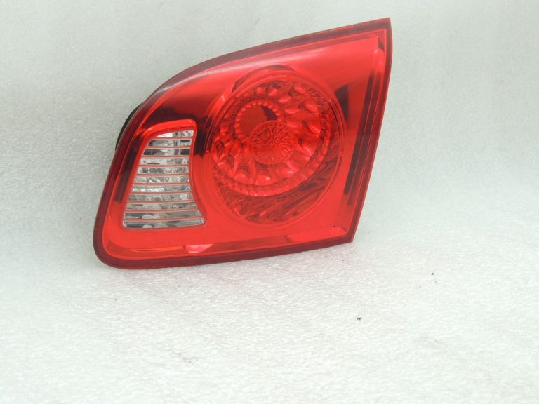Hyundai Santa FE II 05-09 Aizmugurējais lukturis iekšpusē labajā aizmugurējā lukturī 924602B000