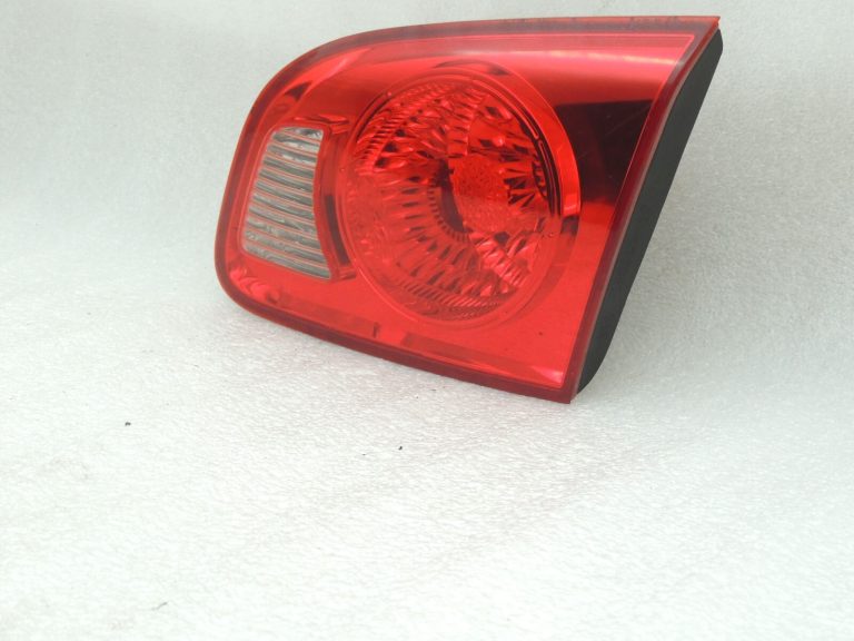 Hyundai Santa FE II 05-09 Aizmugurējais lukturis iekšpusē labajā aizmugurējā lukturī 924602B000
