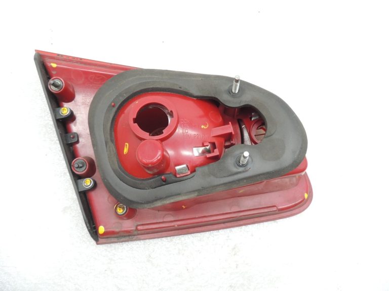 Hyundai Santa FE II 05-09 Aizmugurējais lukturis iekšpusē labajā aizmugurējā lukturī 924602B000