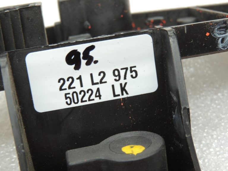 Renault Laguna II kombi aizmugurējā luktura spuldzes turētājs pa labi