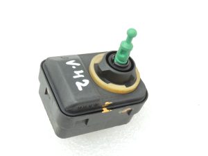Volvo V70 II S80 I S60I Servomotors LWR priekšējo lukturu nolīdzināšanai 9178539