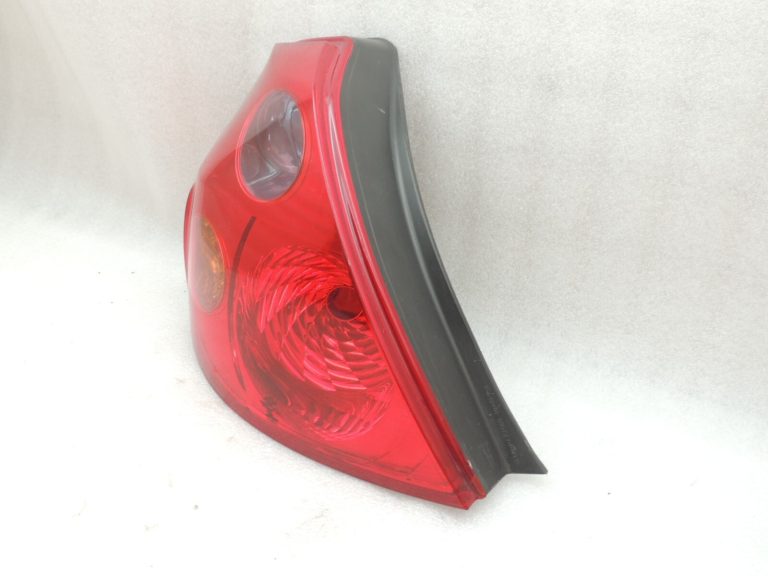 Kia CEED ED 5 durvju hečbeks Aizmugures lukturis kreisais Aizmugures lukturis 924011H000