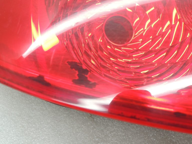 Kia CEED ED 5 durvju hečbeks Aizmugures lukturis kreisais Aizmugures lukturis 924011H000
