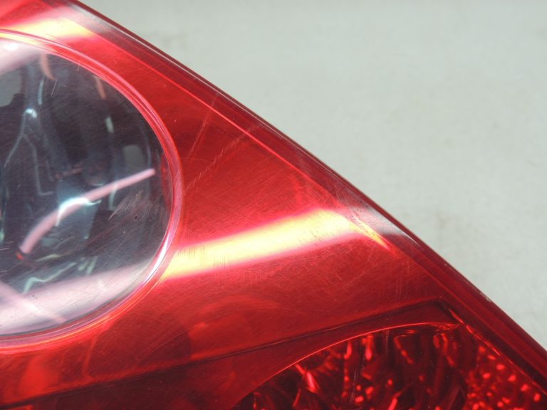 Kia CEED ED 5 durvju hečbeks Aizmugures lukturis kreisais Aizmugures lukturis 924011H000