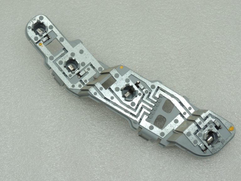 Mercedes A klases W169 aizmugurējā kreisā aizmugurējā luktura turētājs A1698200177
