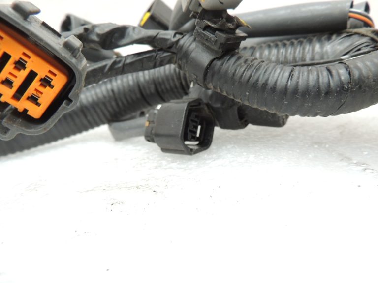 Suzuki Grand Vitara I SQ420 2.0i benzīna motora elektroinstalācijas 3665051JA0