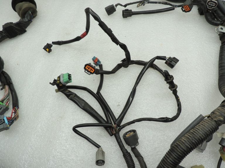 Suzuki Grand Vitara I SQ420 2.0i benzīna motora elektroinstalācijas 3665051JA0