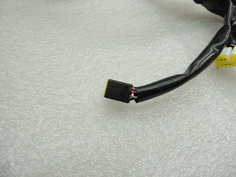Suzuki Grand Vitara I SQ420 2.0i benzīna motora elektroinstalācijas 3665051JA0