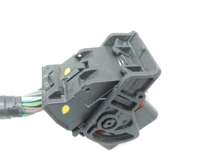 Ford Fiesta VI CB1 EDC17C10 Motora vadības bloka savienotājs 53PIN sievišķais savienotājs