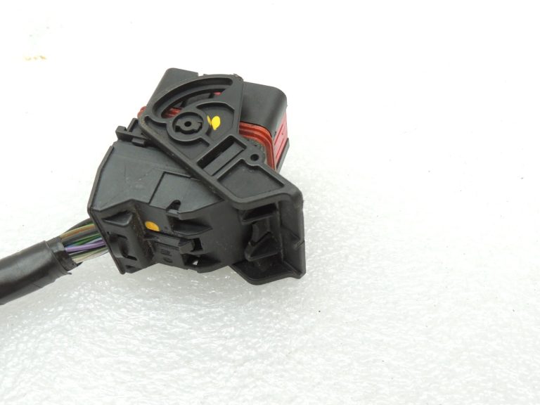 Ford Fiesta VI CB1 EDC17C10 Motora vadības bloka savienotājs 53PIN sievišķais savienotājs