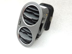 VW Tiguan 5N 08-11 Gaisa izplūdes atveres priekšējā labā 5N0819704A