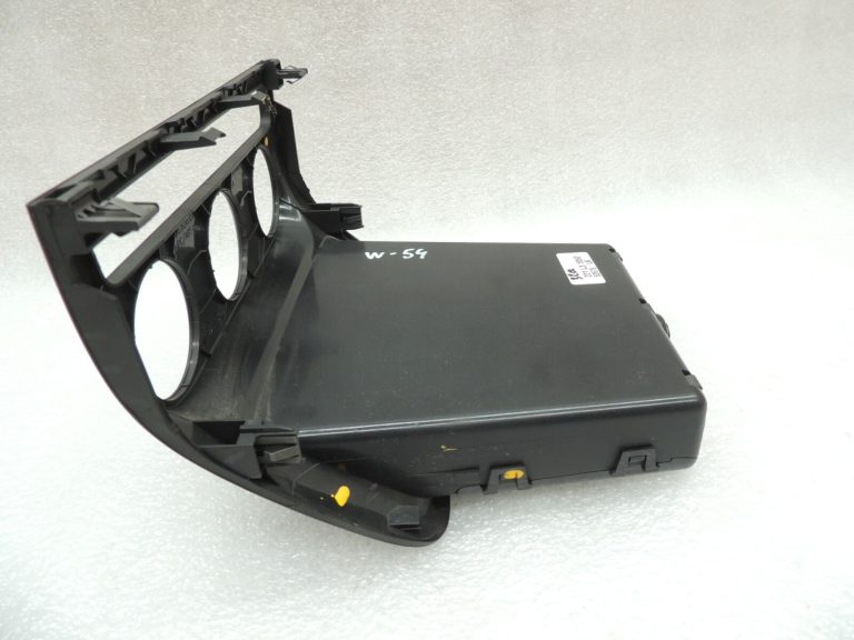VW Tiguan 5N 08-11 Noliktavas nodalījuma vāks Klimata kontroles paneļa vāks 5M0820039C