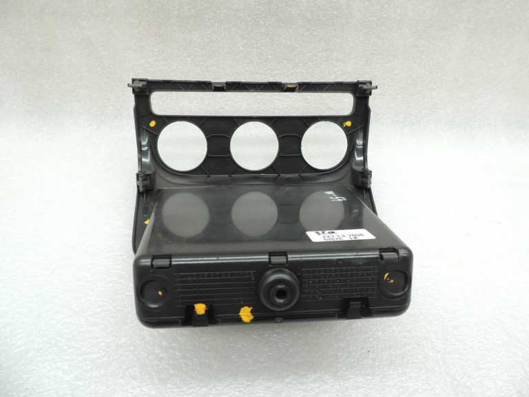 VW Tiguan 5N 08-11 Noliktavas nodalījuma vāks Klimata kontroles paneļa vāks 5M0820039C
