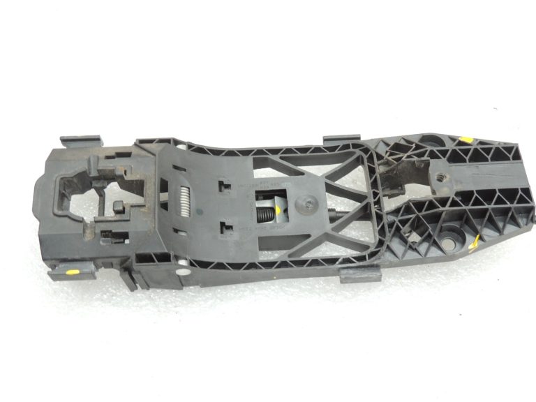 VW Tiguan 5N durvju roktura rāmis labās puses durvju roktura apvalks 5N0839885H