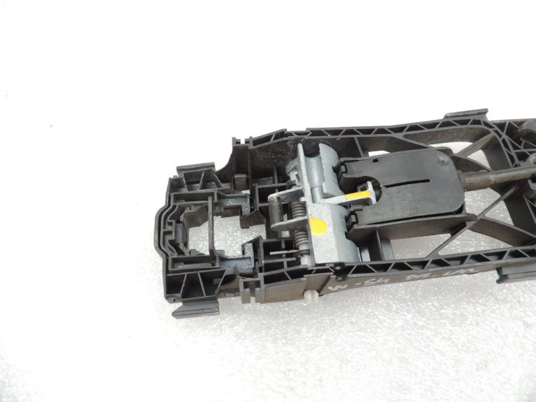 VW Tiguan 5N durvju roktura rāmis labās puses durvju roktura apvalks 5N0839885H