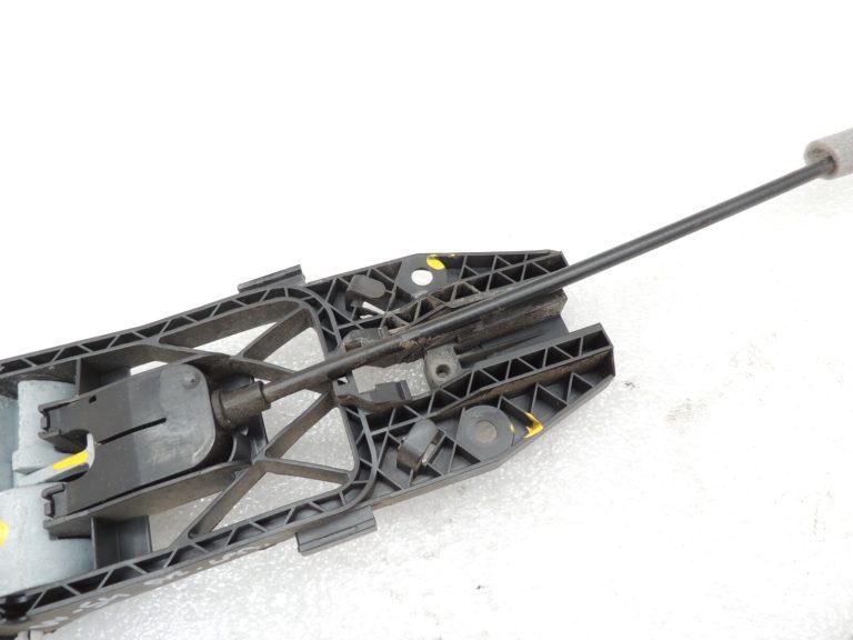 VW Tiguan 5N durvju roktura rāmis labās puses durvju roktura apvalks 5N0839885H