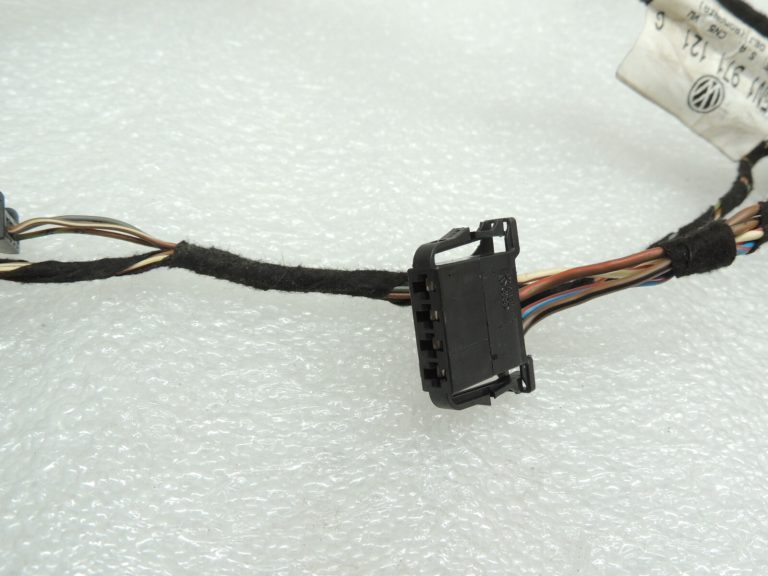 VW Tiguan 5N Priekšējo durvju instalācija priekšējā labajā pusē 5N1971121G