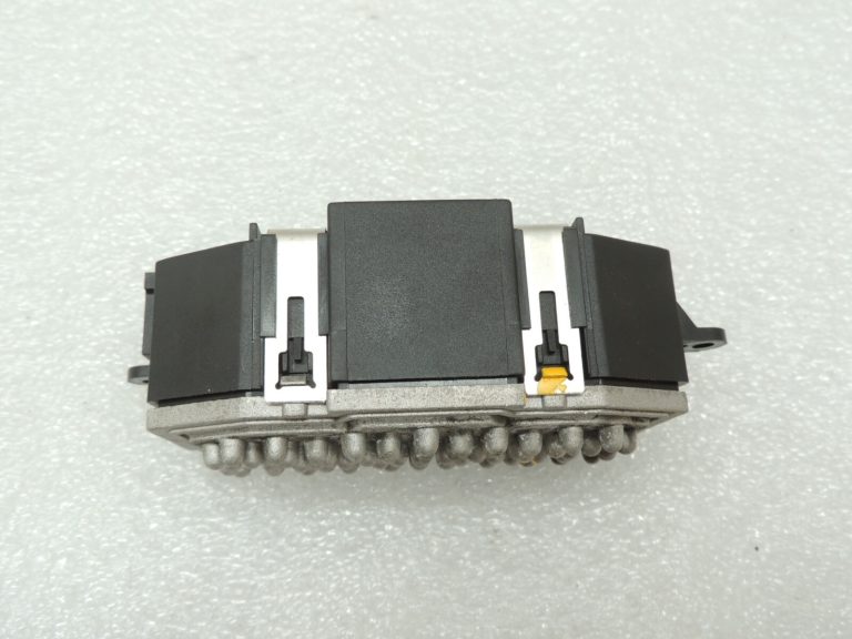 NRF vadības bloka ventilatora motora rezistors 3C090907521F
