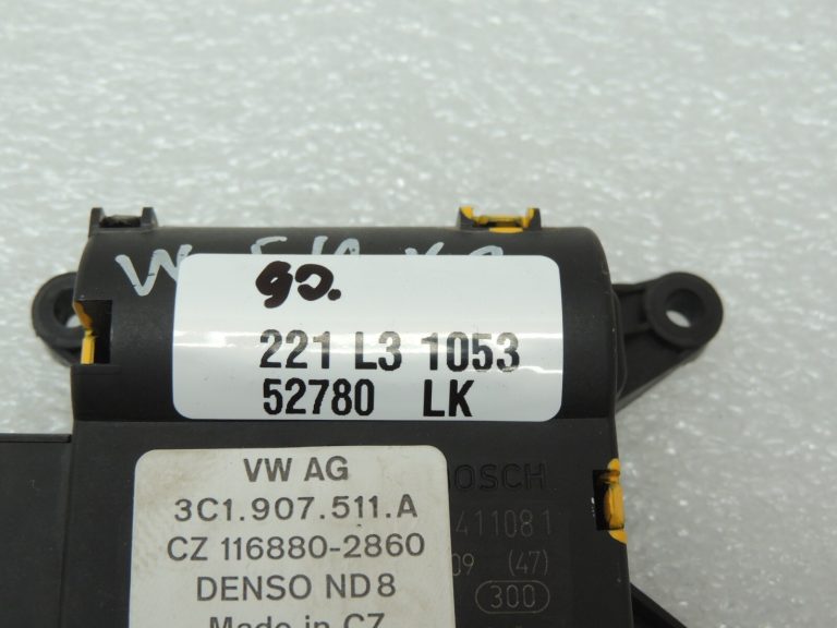 VW Tiguan 5N sildītāja pults temperatūras kontrole kreisā V158 3C1907511A