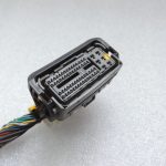 Mitsubishi Colt 1,3i 4A90 motora vadības bloka savienotājs virsbūves pusē 66pin