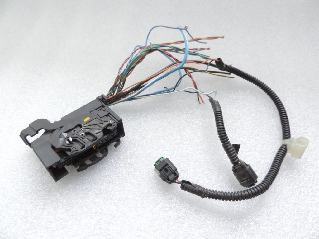 Mitsubishi Colt Bosch ABS vadības bloka savienotājs 26pin 1928404410