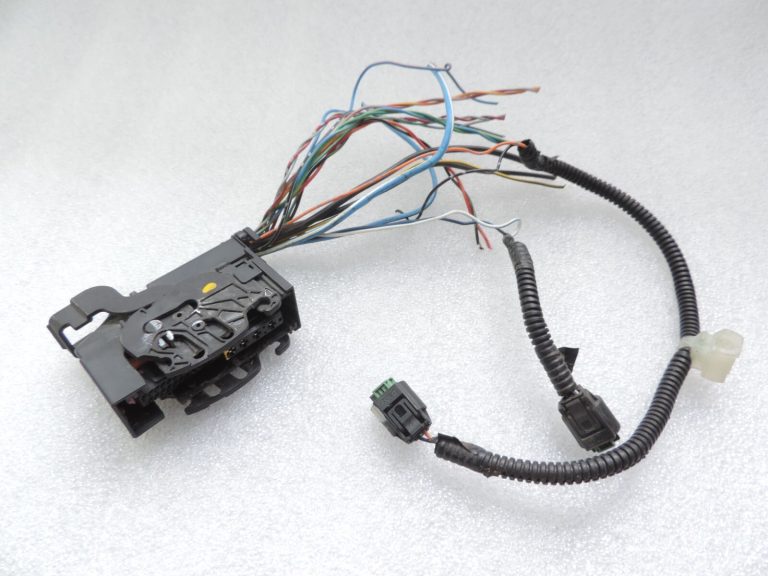 Mitsubishi Colt Bosch ABS vadības bloka savienotājs 26pin 1928404410