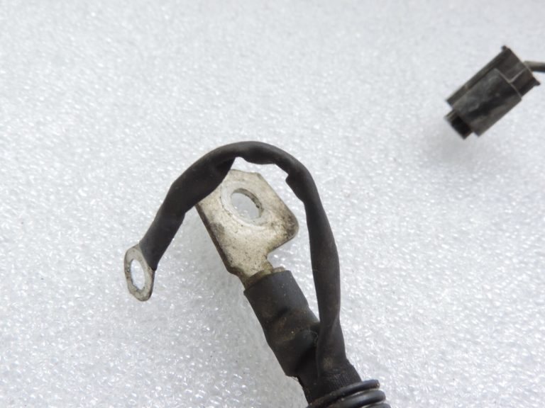 Mercedes Benz Vaneo W414 1.9i akumulatora spaile akumulatora vadu instalācija A4145400130