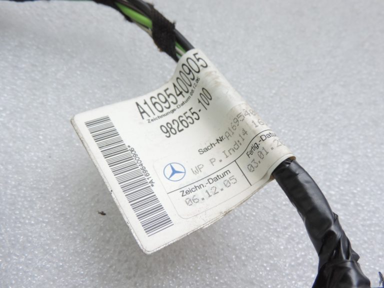 Mercedes A-klases W169 W245 durvju vadu instalācija priekšējā kreisā A1695400905