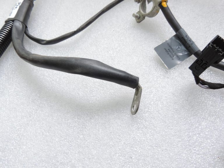 Mercedes A-klases W169 W245 Dzinēja akumulatora vadu instalācija A1695400209