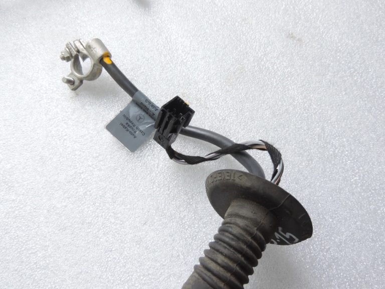 Mercedes A-klases W169 W245 Dzinēja akumulatora vadu instalācija A1695400209