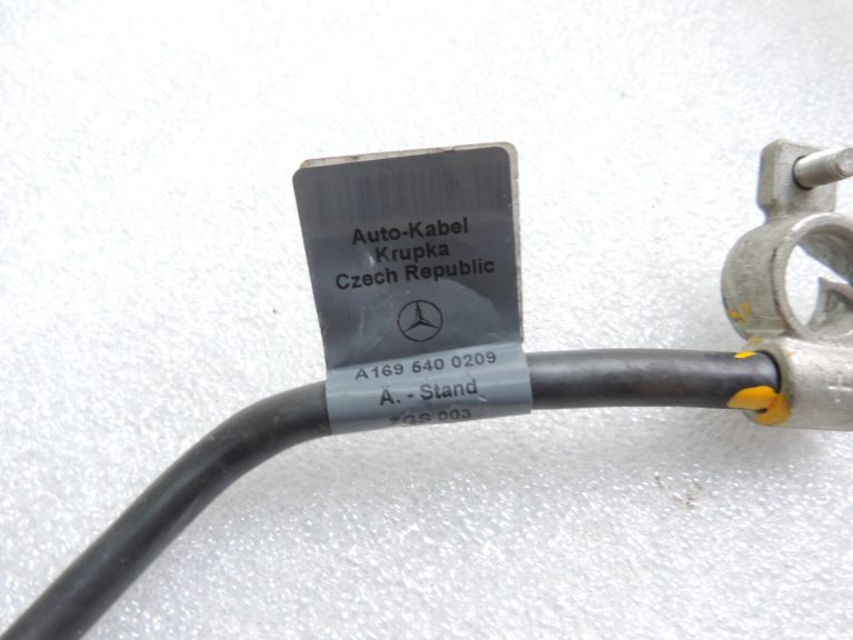 Mercedes A-klases W169 W245 Dzinēja akumulatora vadu instalācija A1695400209