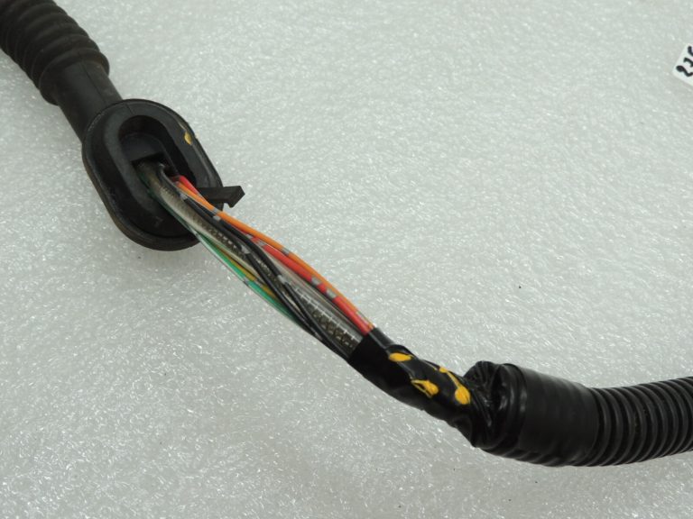 Suzuki Jimny III SN Aizmugures durvju elektroinstalācijas instalācija 3684581A02