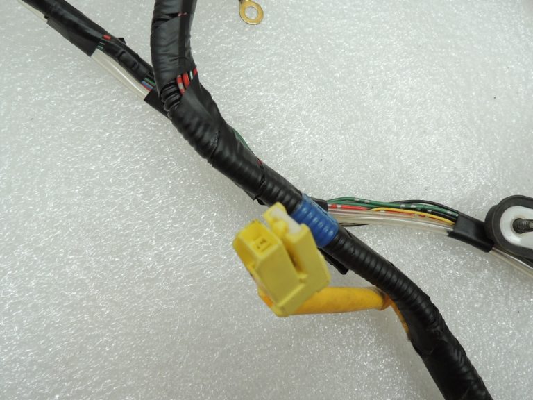 Suzuki Jimny III SN virsbūves grīdas elektroinstalācijas 3663076JA0