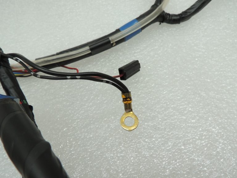 Suzuki Jimny III SN virsbūves grīdas elektroinstalācijas 3663076JA0