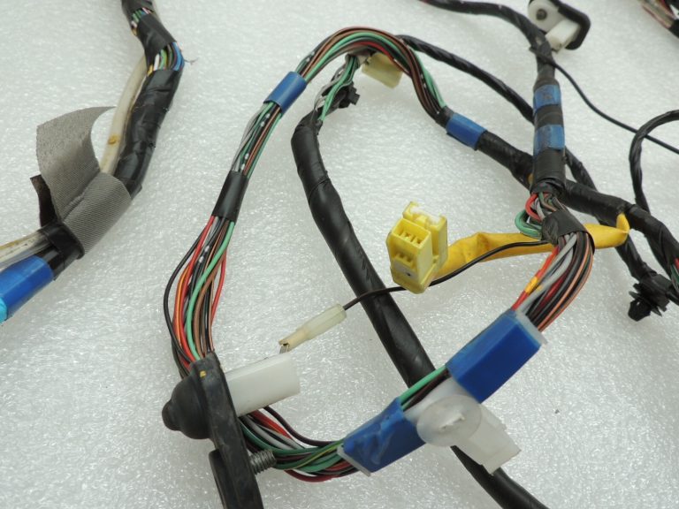 Suzuki Jimny III SN virsbūves grīdas elektroinstalācijas 3663076JA0