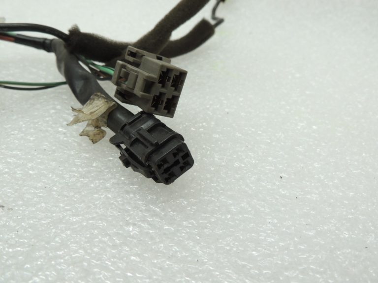 Isuzu Trooper 3 aizmugurējo durvju elektroinstalācijas instalācija 8972113493