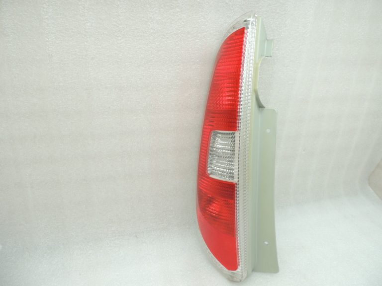 Skoda Roomster 5J aizmugurējais kreisais aizmugurējais lukturis 5J7945111 Aizmugurējais kreisais lukturis