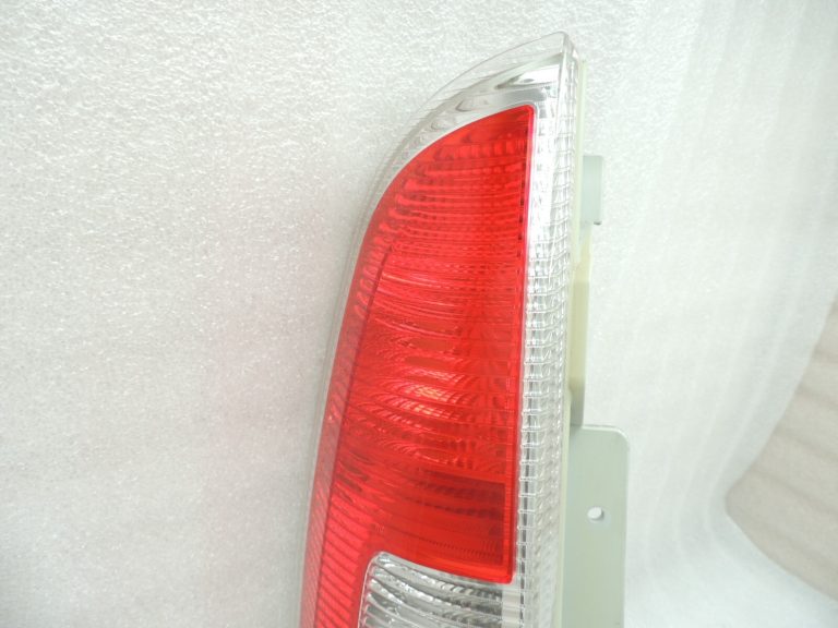 Skoda Roomster 5J aizmugurējais kreisais aizmugurējais lukturis 5J7945111 Aizmugurējais kreisais lukturis